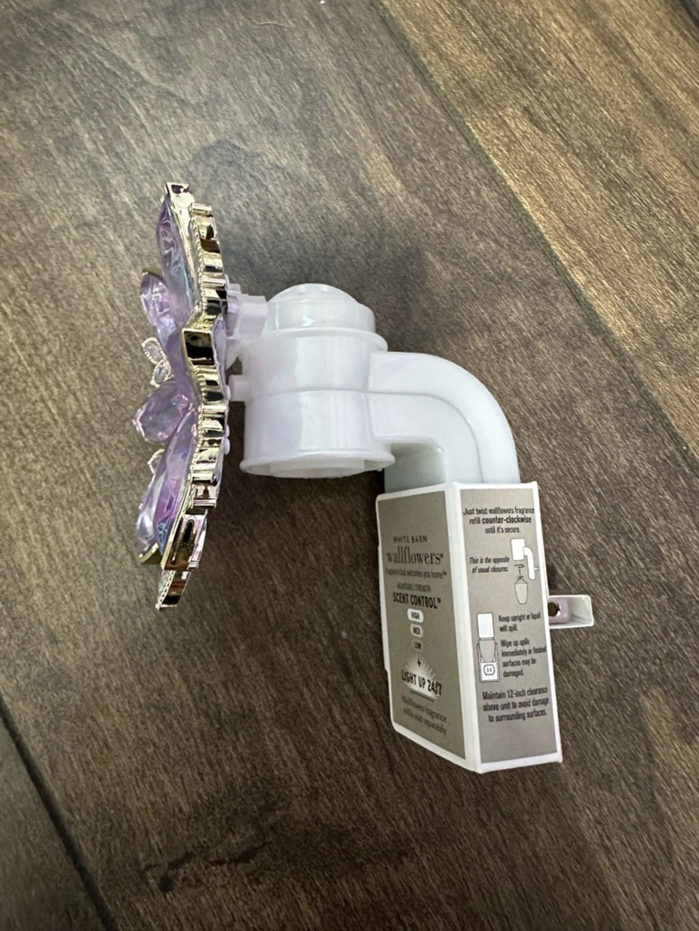 Bath & Body Works Iridescent Lavender Pink Jewel Flower Wallflower Plug-In - Picture 3 of 5